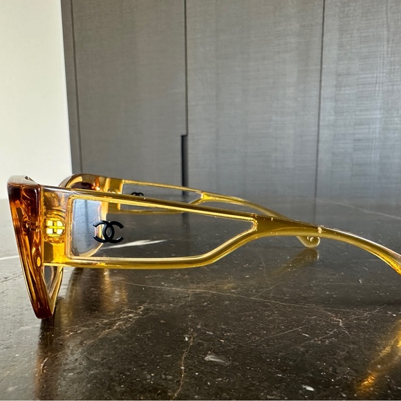 CHANEL RECTANGLE SUNGLASSES - Picture 5 of 8